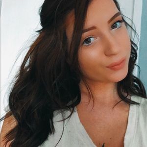 Meet your Posher, Ally